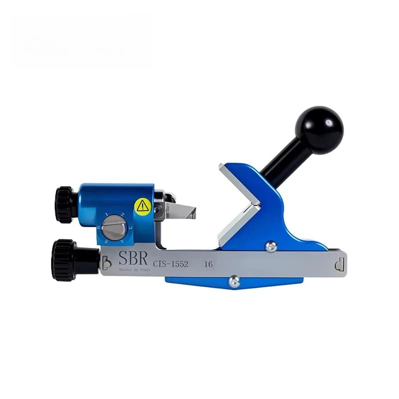 Cable insulation stripping tool
