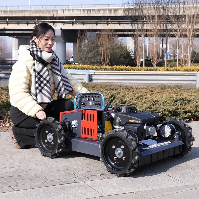 Customized Factory 500mm Diesel Crawler Zero Turn Remote Control Lawn Flail Mower for Farm Lawn Mowers